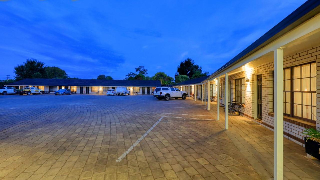 Southern Comfort Motor Inn Cootamundra Exterior foto