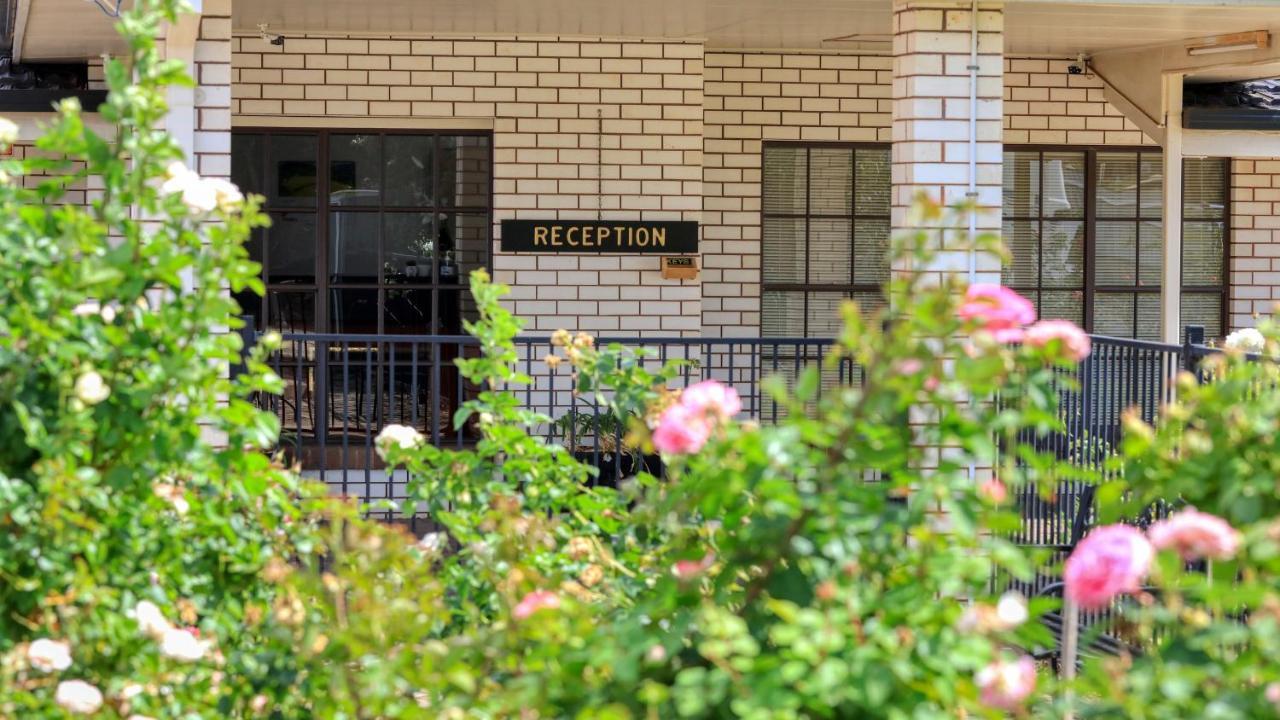 Southern Comfort Motor Inn Cootamundra Exterior foto